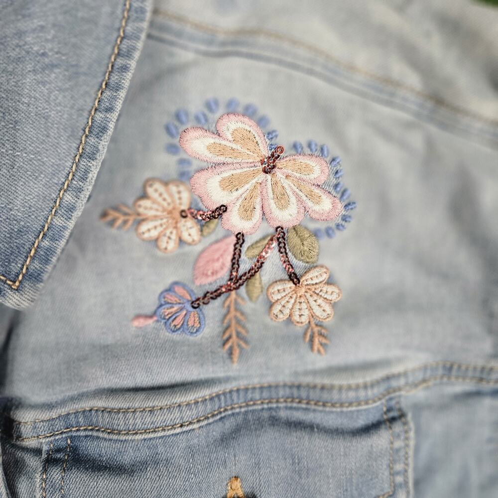 Abercrombie Kids Blue Medium Wash Floral Embroidered Denim Jacket Size 13/14 - Picture 4 of 12